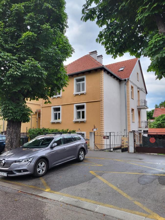 דירות זאגרב Apartman Buzanova מראה חיצוני תמונה